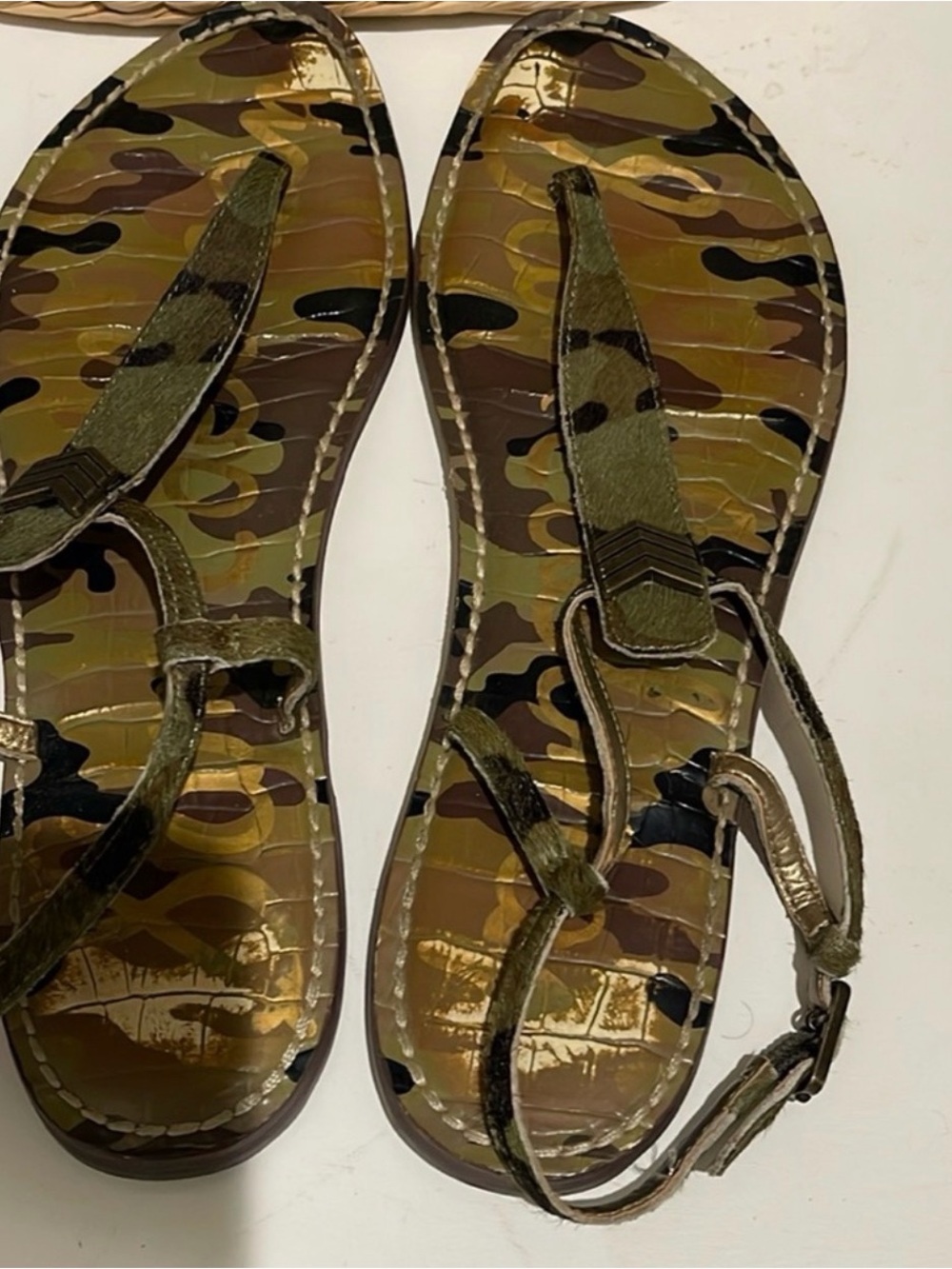 Sam Edelman Thong Strap camouflage military flat sandals 9